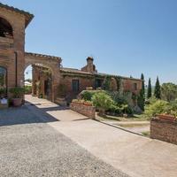 Дом в пригороде в Италии, Палау, 1200 кв.м.