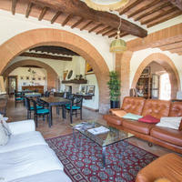 Дом в пригороде в Италии, Палау, 1200 кв.м.