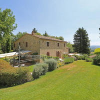 Villa in the suburbs in Italy, Pienza, 350 sq.m.