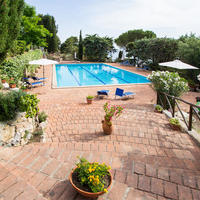 Apartment at the second line of the sea / lake, in the suburbs in Italy, Pienza, 100 sq.m.