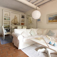 Apartment at the second line of the sea / lake, in the suburbs in Italy, Pienza, 100 sq.m.