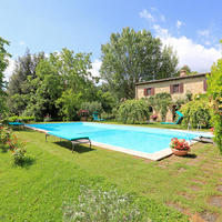 House in the suburbs in Italy, Montalcino, 555 sq.m.