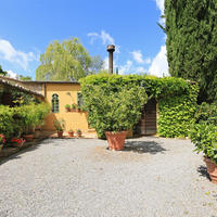 Дом в пригороде в Италии, Монтальчино, 555 кв.м.