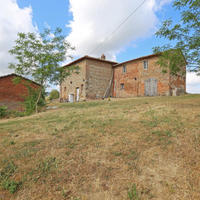 Дом в пригороде в Италии, Пьенца, 425 кв.м.