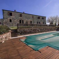 Вилла в пригороде в Италии, Пьенца, 400 кв.м.