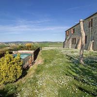 Вилла в пригороде в Италии, Пьенца, 400 кв.м.