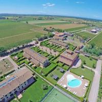 Отель (гостиница) в пригороде в Италии, Пиза, 550 кв.м.