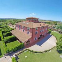 Отель (гостиница) в пригороде в Италии, Пиза, 550 кв.м.
