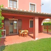 Отель (гостиница) в пригороде в Италии, Пиза, 550 кв.м.