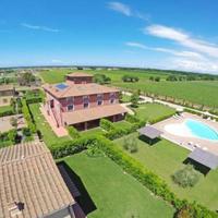 Отель (гостиница) в пригороде в Италии, Пиза, 550 кв.м.