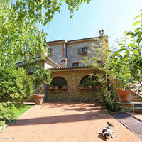 Дом в пригороде в Италии, Джано-дель-Умбрия, 350 кв.м.