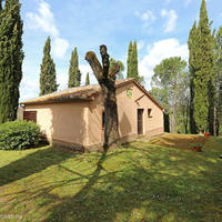 Дом в пригороде в Италии, Пьенца, 790 кв.м.