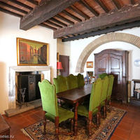 Дом в пригороде в Италии, Пьенца, 790 кв.м.