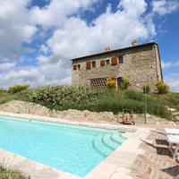 Дом в пригороде в Италии, Пьенца, 440 кв.м.