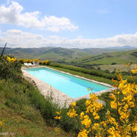 Дом в пригороде в Италии, Пьенца, 440 кв.м.