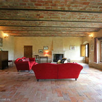 Дом в пригороде в Италии, Пьенца, 440 кв.м.
