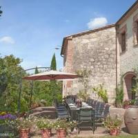 Villa in the suburbs in Italy, Montalcino, 550 sq.m.