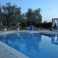 Дом в пригороде в Италии, Пьенца, 457 кв.м.