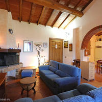 House in the suburbs in Italy, Montalcino, 370 sq.m.