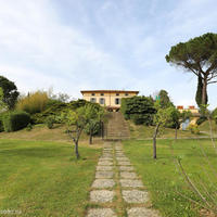 Villa in the suburbs in Italy, Pisa, 1080 sq.m.