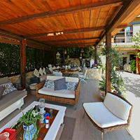 Apartment at the second line of the sea / lake, in the suburbs in Italy, Pienza, 145 sq.m.