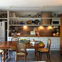 Apartment at the second line of the sea / lake, in the suburbs in Italy, Pienza, 145 sq.m.