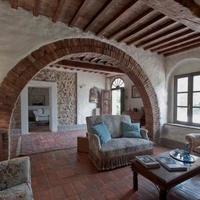 Дом в пригороде в Италии, Пьенца, 615 кв.м.