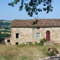House in the suburbs in Italy, San Severino Marche, 410 sq.m.