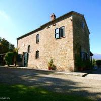 House in the suburbs in Italy, San Severino Marche, 360 sq.m.