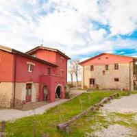 Дом в пригороде в Италии, Джано-дель-Умбрия, 710 кв.м.