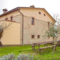 Дом в пригороде в Италии, Джано-дель-Умбрия, 710 кв.м.