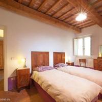 Дом в пригороде в Италии, Джано-дель-Умбрия, 710 кв.м.