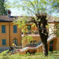 House in the suburbs in Italy, Lombardia, Milan, 325 sq.m.