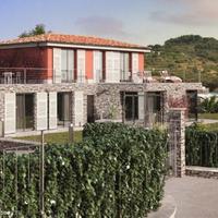 Villa at the first line of the sea / lake in Italy, San Donnino, 375 sq.m.