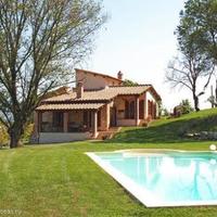 House in the suburbs in Italy, Umbriatico, 400 sq.m.