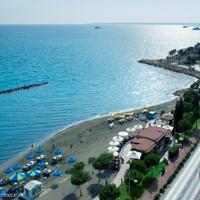 Апартаменты на первой линии моря/озера на Кипре, Лимасол, 50 кв.м.