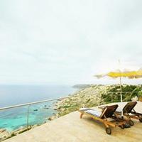 Дом на первой линии моря/озера в Испании, Балеарские Острова, Пальма, 260 кв.м.