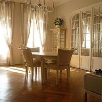 Flat in the city center in Guyane, 215 sq.m.