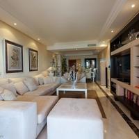 Apartment at the first line of the sea / lake in Spain, Andalucia