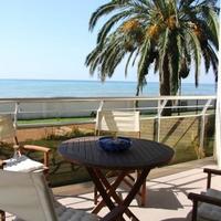 Apartment at the first line of the sea / lake in Spain, Catalunya, Cambrils