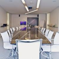 Офис в центре города в Словении, Поле