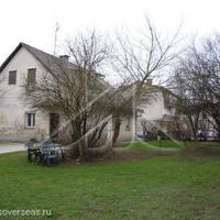 Земельный участок в центре города в Словении, Поле