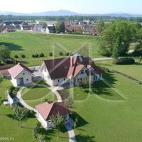 Дом в пригороде в Словении, Любляна, 360 кв.м.