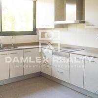 Таунхаус на первой линии моря/озера в Испании, Каталония, Багур, 279 кв.м.