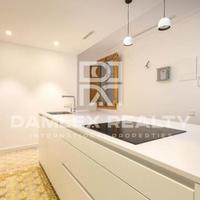 Flat in the city center in Spain, Catalunya, Barcelona, 110 sq.m.