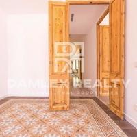 Flat in the city center in Spain, Catalunya, Barcelona, 110 sq.m.