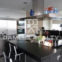 Villa in the suburbs in Spain, Catalunya, Begur, 350 sq.m.