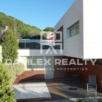 Villa in the suburbs in Spain, Catalunya, Begur, 350 sq.m.