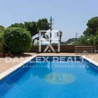 Villa in Spain, Catalunya, Girona, 238 sq.m.