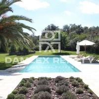 Villa in Spain, Catalunya, Girona, 682 sq.m.